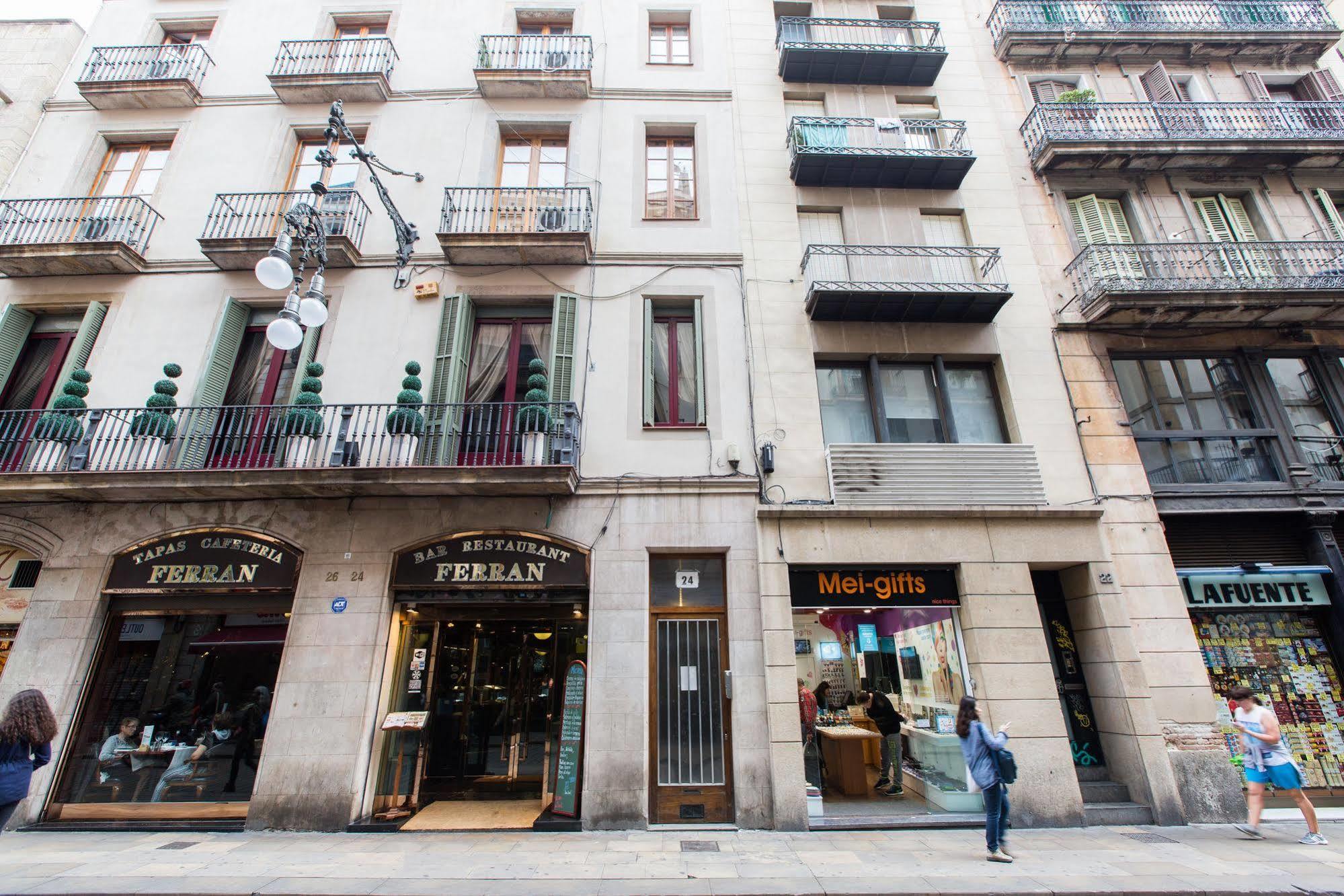 En Ferran By The Streets Barcelona Exterior foto